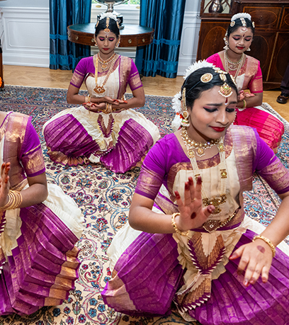miembros de la Escuela de Danza Thapasya.